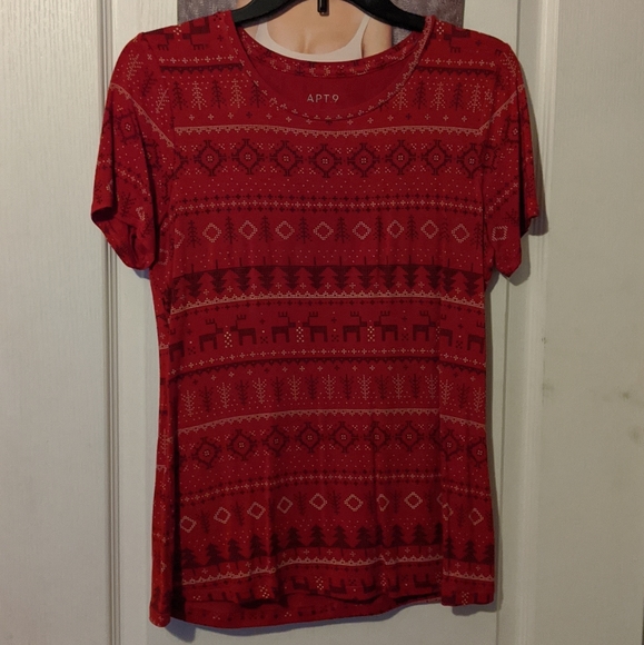 Apt 9 Red White Christmas Tree Reindeer Snowflake Short Sleeve T-Shirt - Picture 1 of 6